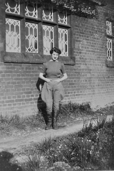 File:06-1943 (3).JPG
