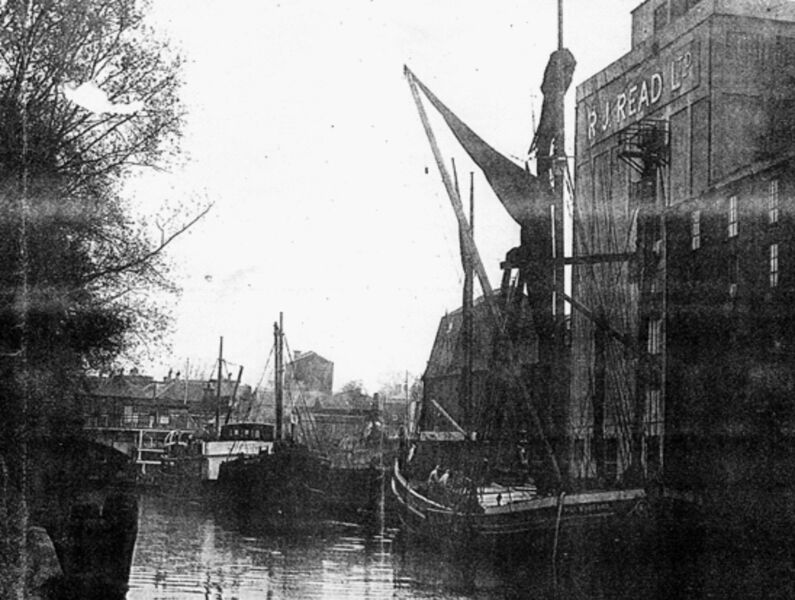 File:DMA.QuaysideWherryCoasters.jpg