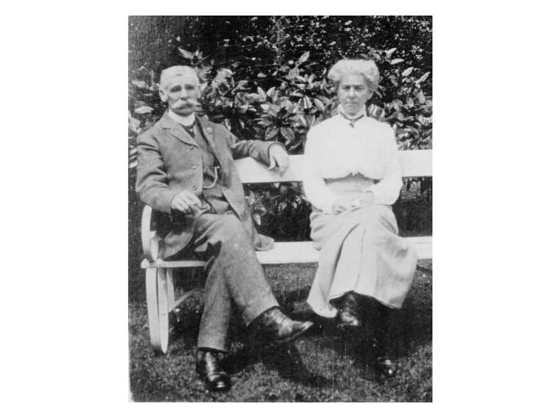 File:Harr. Family 8.jpg